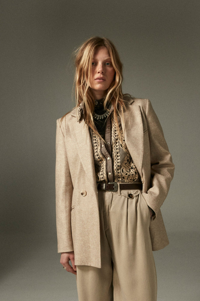 Anna Blazer In Beige