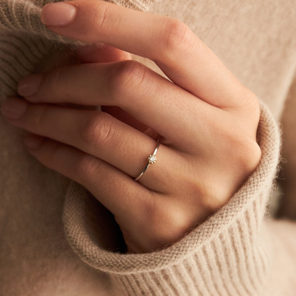 9ct White Gold Forget-Me-Not Stacking Ring