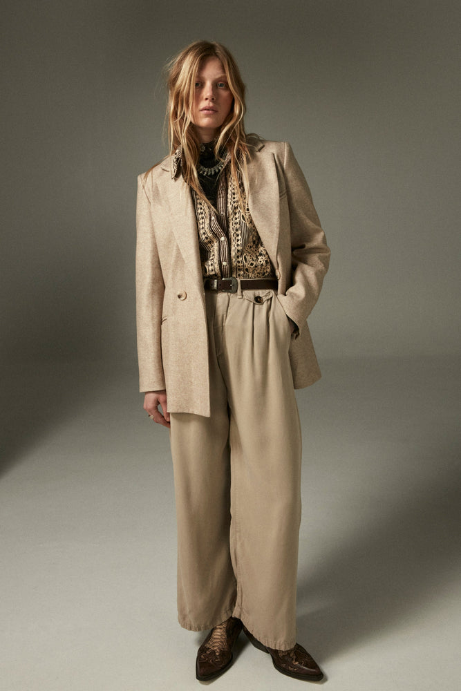 Keaton Trousers In Dune