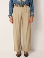 Keaton Trousers In Dune