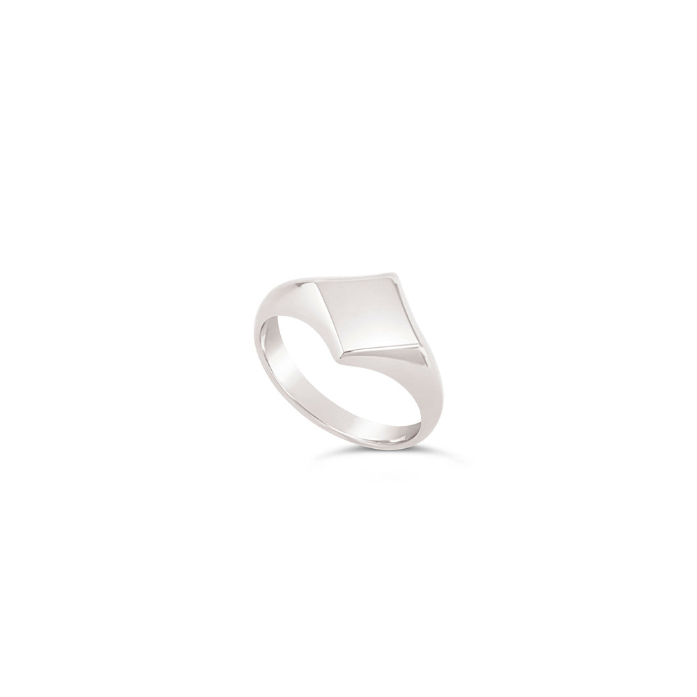 Silver 'E' Engraved Signet Pinky Almaz Ring