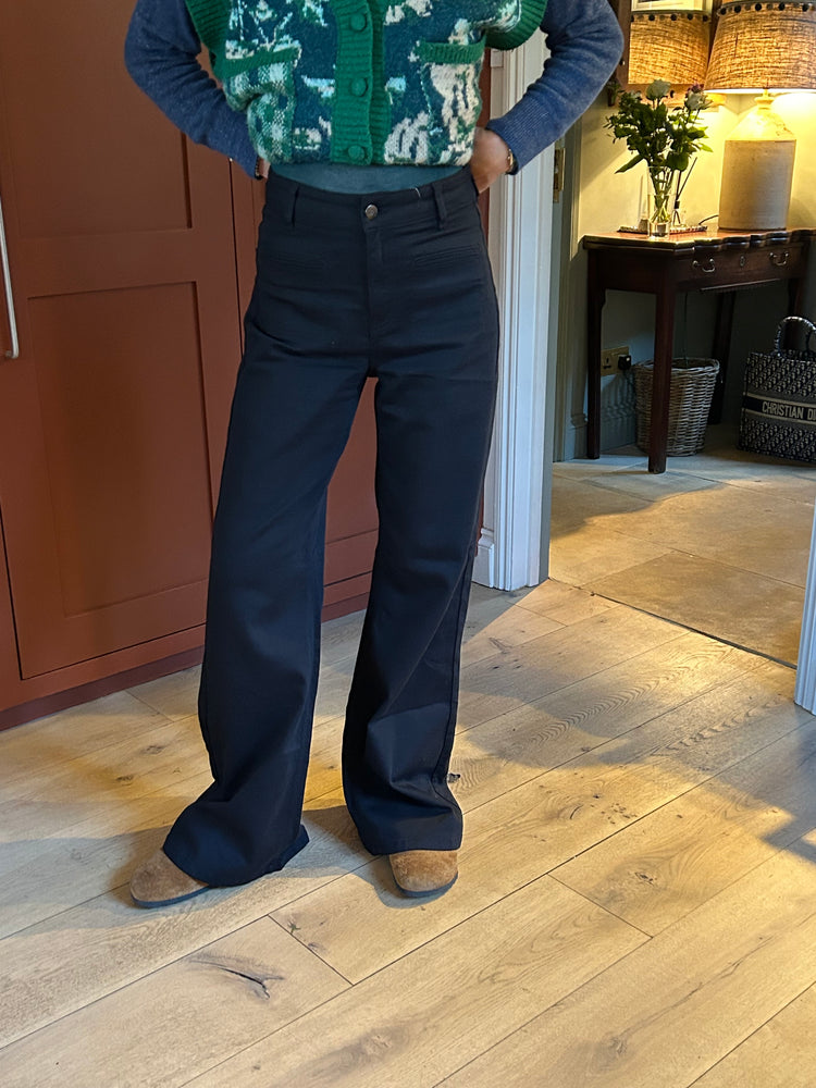 Kate The High Top Patch Pocket Relaxed Wide Leg  in Blackest